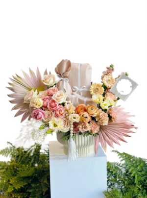 Your Gift With Our Flower Artistry